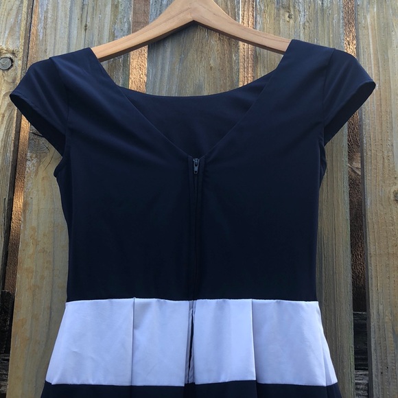 White and blue stripes - Picture 3 of 3